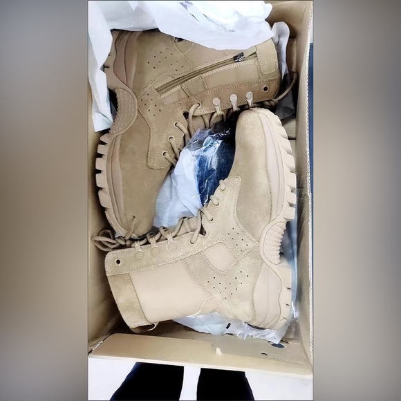 China's first-tier brand new brown training boots for men 9.9 percent new - Picture 6 of 8